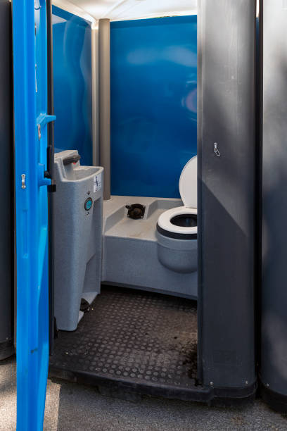 Best Porta potty rental near me  in Elmore, OH